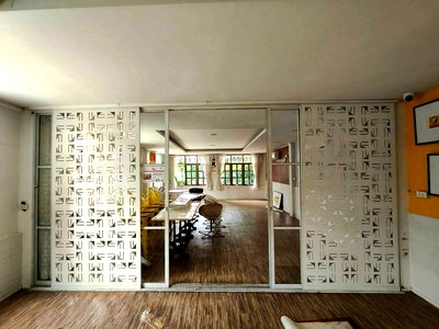 Shophouses for rent : 			BD1536 Space For Rent  Sathorn Bangkok          
