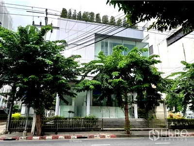 เช่าสำนักงาน ถนนสาทรเหนือ : ให้เช่า ออฟฟิศ 237 ตรม สี่พระยา บางรัก กรุงเทพมหานคร BTS สุรศักดิ์