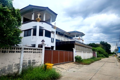 บ้านเดี่ยว เดอะ บริโอ้ มอลล์ : A2_055 ขายบ้านเดี่ยว 3 ชั้น สินพัฒนาธานี แขวง ทวีวัฒนา เขตทวีวัฒนา จ.กรุงเทพมหานคร