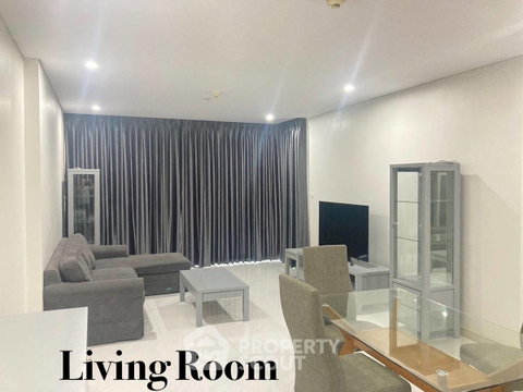 2-BR Condo at Fullerton Sukhumvit near BTS Ekkamai (ID 3294829)
