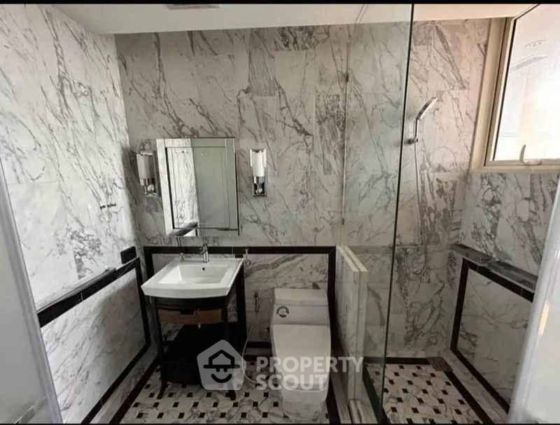 รูป คอนโด 2 ห้องนอน Royce Private Residences ใกล้ MRT สุขุมวิท (ID 3292762) - รูปที่ 7/10