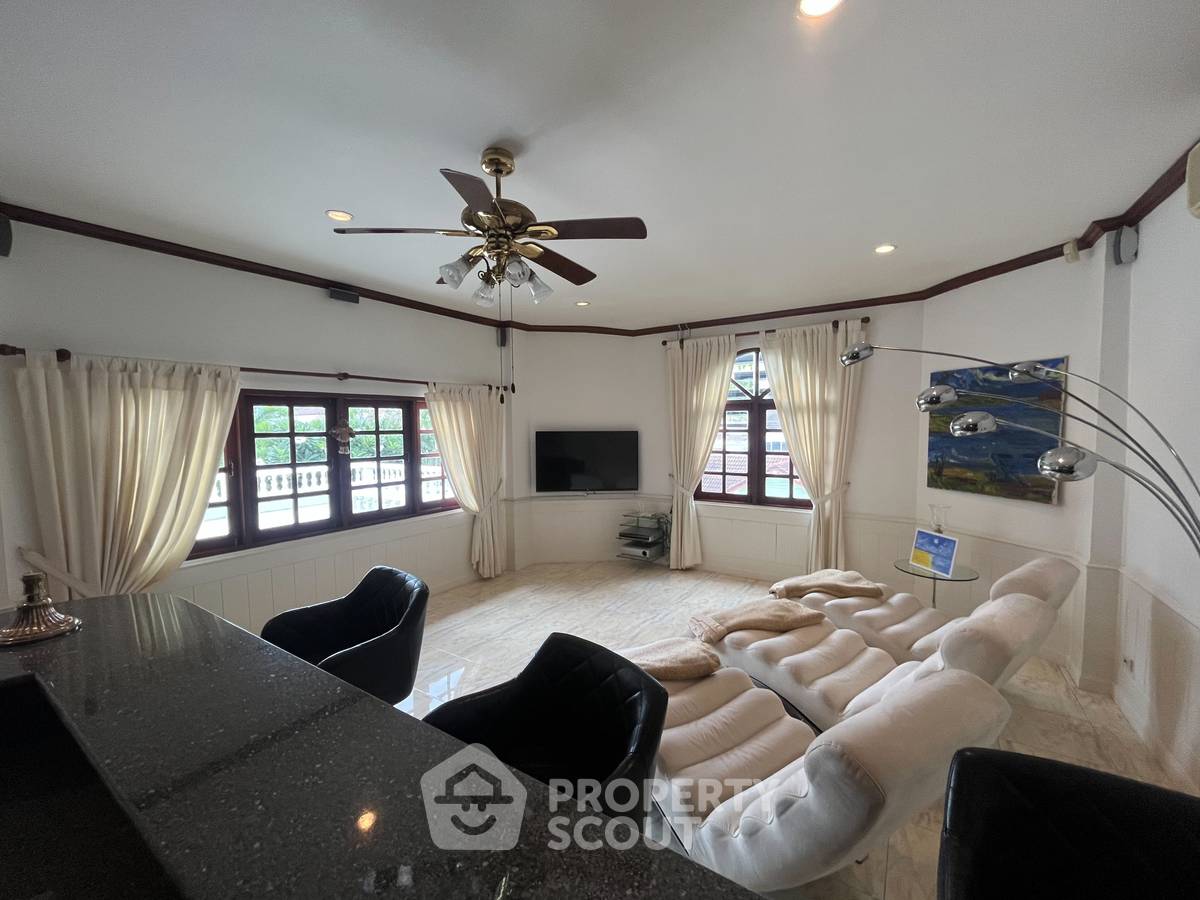 picture Unique 6-BR Pool Villa next to Market Village (ID 3293800) - 46/49