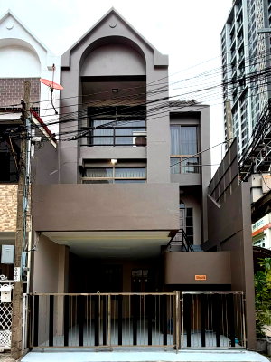 เช่าโฮมออฟฟิศ กรุงเทพมหานคร : #HHR144 ให้เช่า ทาวน์โฮม 4 ชั้น 5 ห้องนอน 4 ห้องน้ำ📍1 นาที ถึง BTS พระโขนง