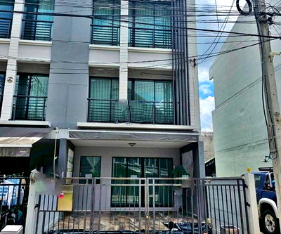 ขายทาวน์โฮม : A026 ขายทาวน์เฮ้าส์ 3 ชั้น บ้านกลางเมือง งามวงศ์วาน แขวง หลักสี่ เขตหลักสี่ จ.กรุงเทพมหานคร