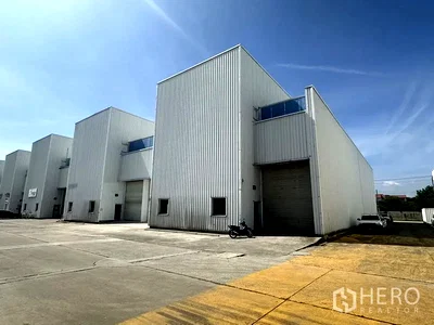 Factory for rent : For rent Factory 650 sqm in Khlong Luang, Pathum Thani