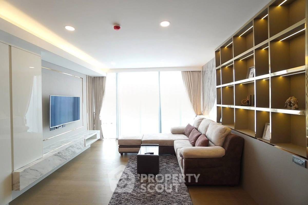 picture 15th-Floor 2-BR Siamese Exclusive Queens 100m To MRT Queen Sirikit (ID 3290366) - 2/11