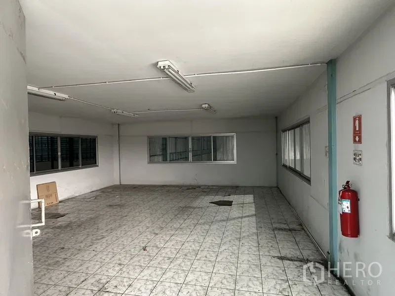 picture For rent Warehouse 2530 sqm in Mueang Samut Prakan, Samut Prakan - 9/11