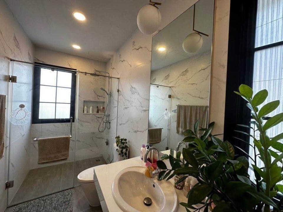รูป LTH16141 - Luxury Corner Townhome for Rent Sathorn–Narathiwas | The Legend | 480 sq.m. | 4 Beds 6 Baths | 120K | ทาวน์โฮมหรูให้เช่า สาทร–นราธิวาส - รูปที่ 2/9