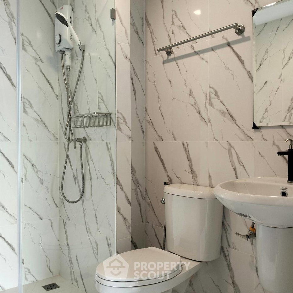 รูป คอนโด 1-ห้องนอน ที่ เดอะเฟิร์สคอนโด ใน คลองตำหรุ (ID 3243802) - รูปที่ 8/8
