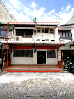 Shophouses for rent Charn Issara Tower : For rent Shophouse 168 sq.m. in Bang Rak, Bang Rak, Bangkok BTS Saphan Taksin