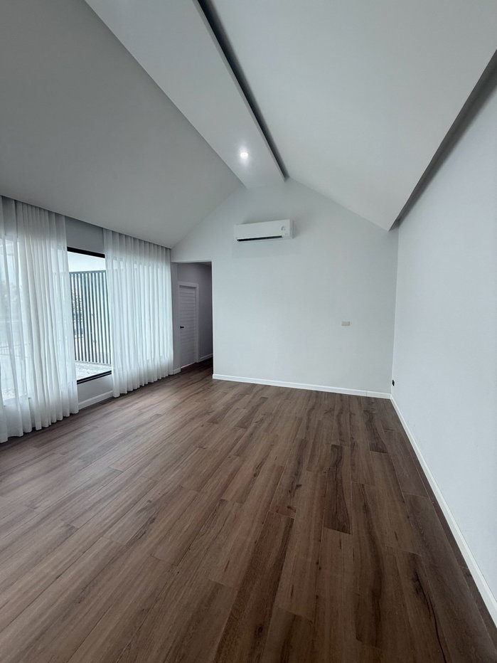 รูป บ้านส่วนตัว🏠มีสระว่ายน้ำในตัว อินเตอร์เน็ต ส่วนตัว ขนาด 168 ตรม. 5ห้องนอน 5 ห้องน้ำ มีห้องเก็บของ ระบบมีรีโมท มีกล้องงวจรปิด ใกล้อ่างมาบประชัน - รูปที่ 11/72