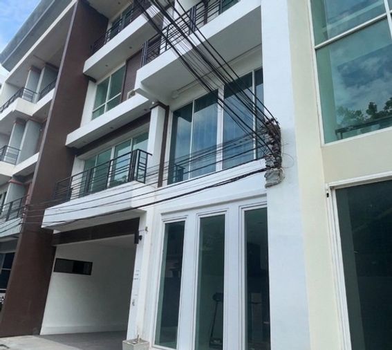 ขายทาวน์โฮม 1 ห้องนอน 462 ตร.ม. 37 ตร.ว. เขตคันนายาว