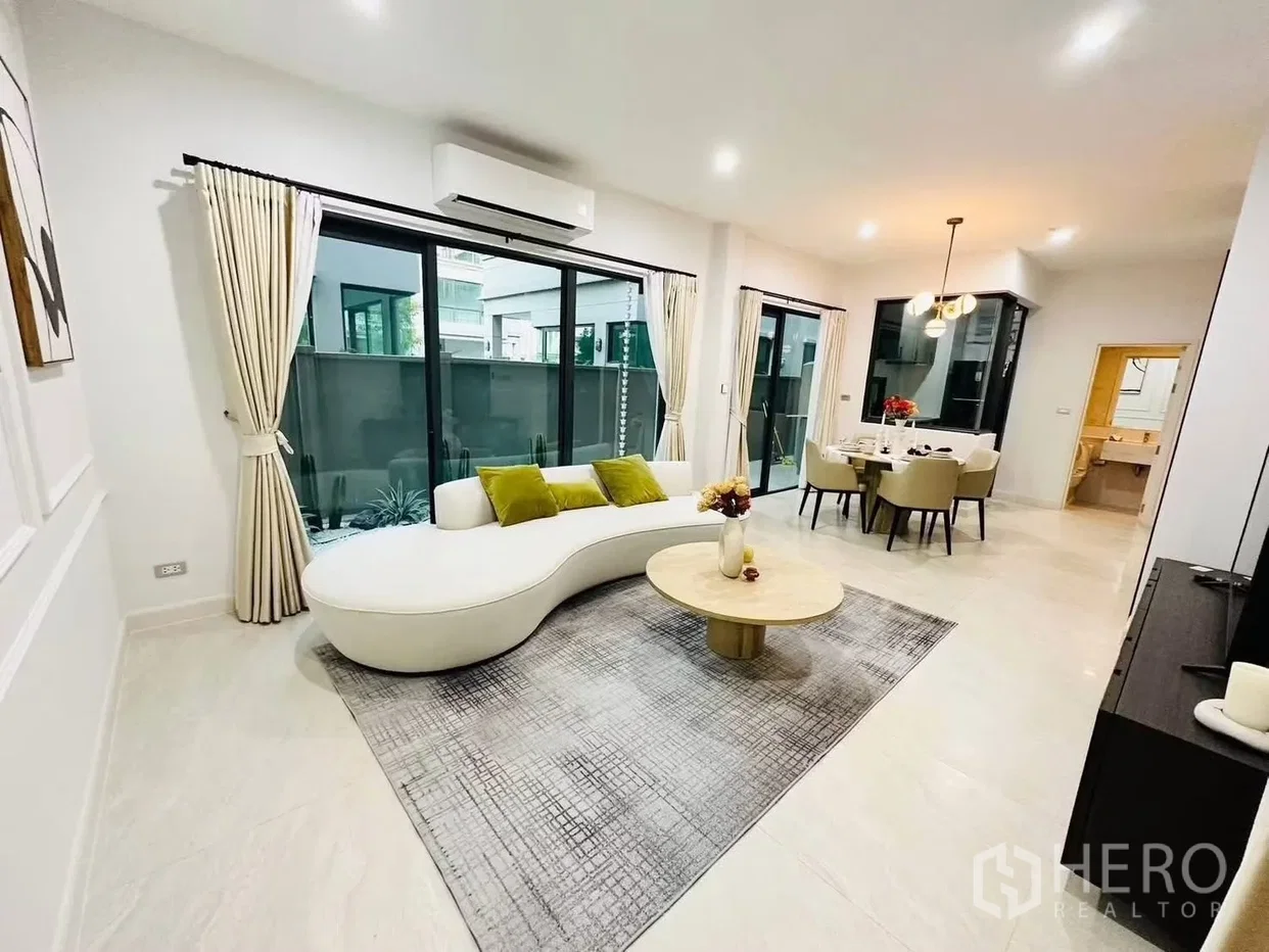 รูป ให้เช่า ทาวน์เฮาส์ 3 ห้องนอน Baan Klang Muang Classe Sukhumvit 77 (บ้านกลางเมืองคลาสส์ สุขุมวิท 77) สวนหลวง สวนหลวง กรุงเทพมหานคร BTS อ่อนนุช - รูปที่ 2/16