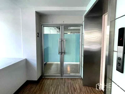Office for rent Si Ayuttaya Rd. Bangkok : For rent Office Space 254 sqm in Thanon Phetchaburi, Ratchathewi, Bangkok BTS Ratchathewi