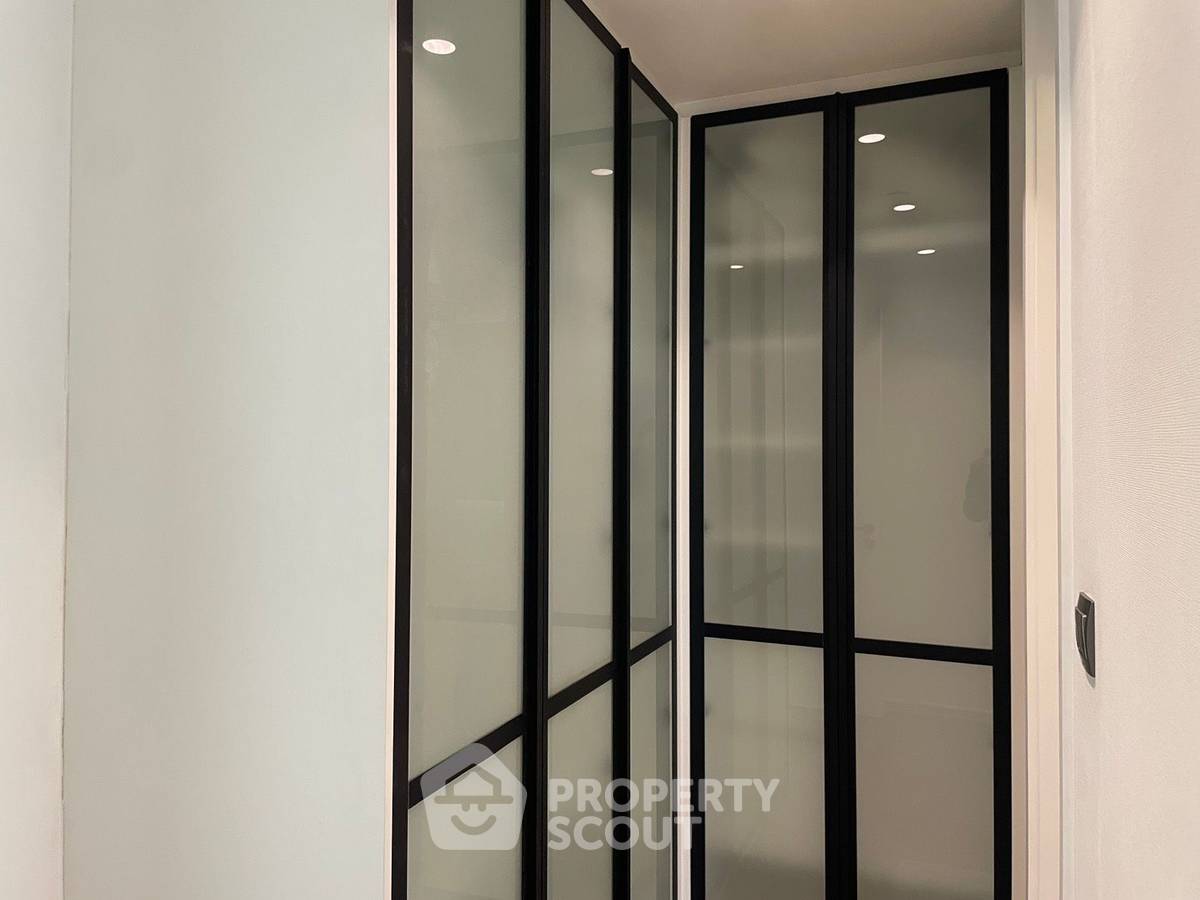 picture High-Floor 2-BR At Muniq Sukhumvit 23, 100m To MRT Sukhumvit (ID 3144028) - 32/49