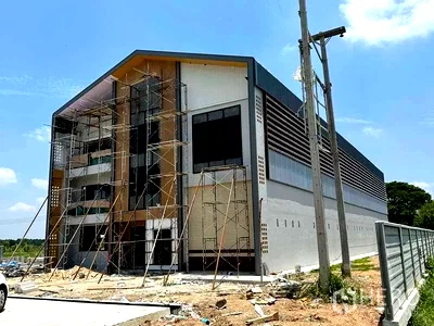 Factory for sale : For sale Warehouse  915  sqm in Khlong Luang, Pathum Thani