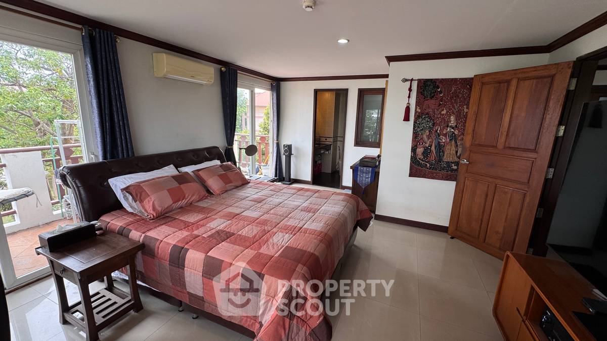 picture Spacious 1-BR 104 Sqm At Royal Hill Resort Condominium (ID 3281840) - 14/31