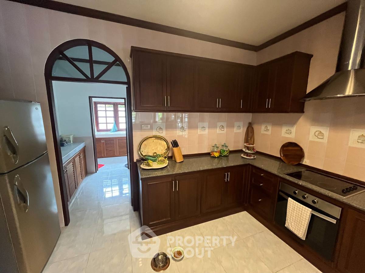 picture Unique 6-BR Pool Villa next to Market Village (ID 3293800) - 28/49