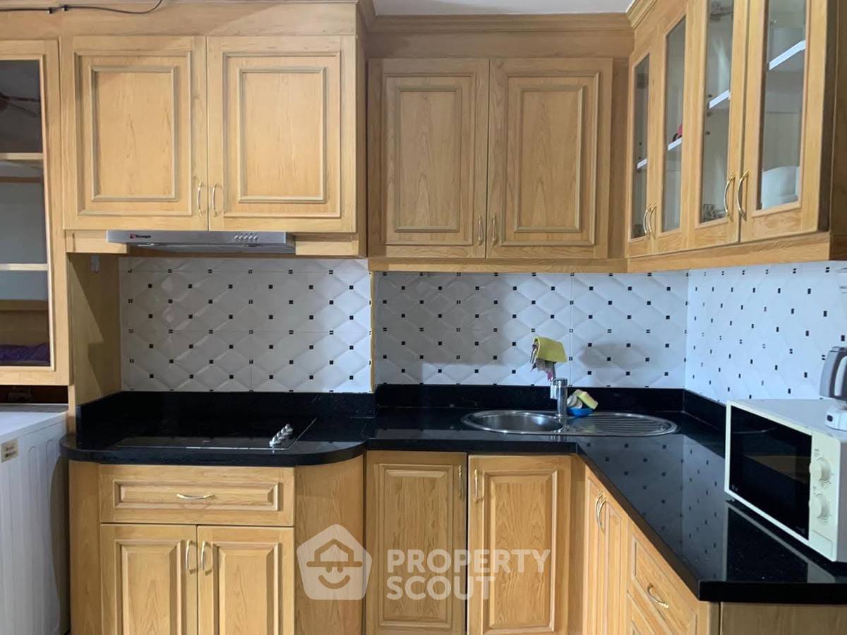 picture 45 Sqm 1-BR Condo At View Talay 3, Phratamnak (ID 3281924) - 7/14