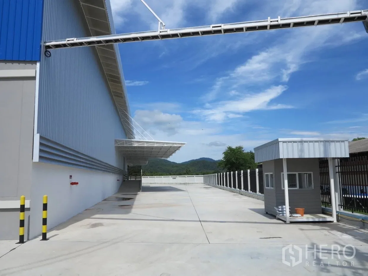 picture For rent Warehouse 6200 sqm in Ban Bueng, Chon Buri - 6/13