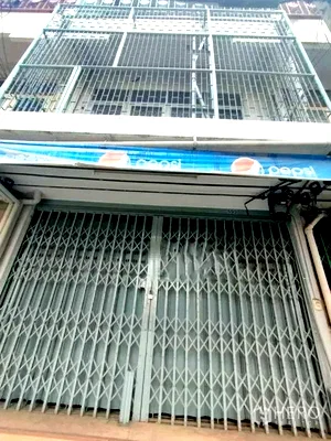 Shophouses for rent The Emquartier : For rent Shophouse 120 sqm in Khlong Tan, Khlong Toei, Bangkok BTS Phrom Phong