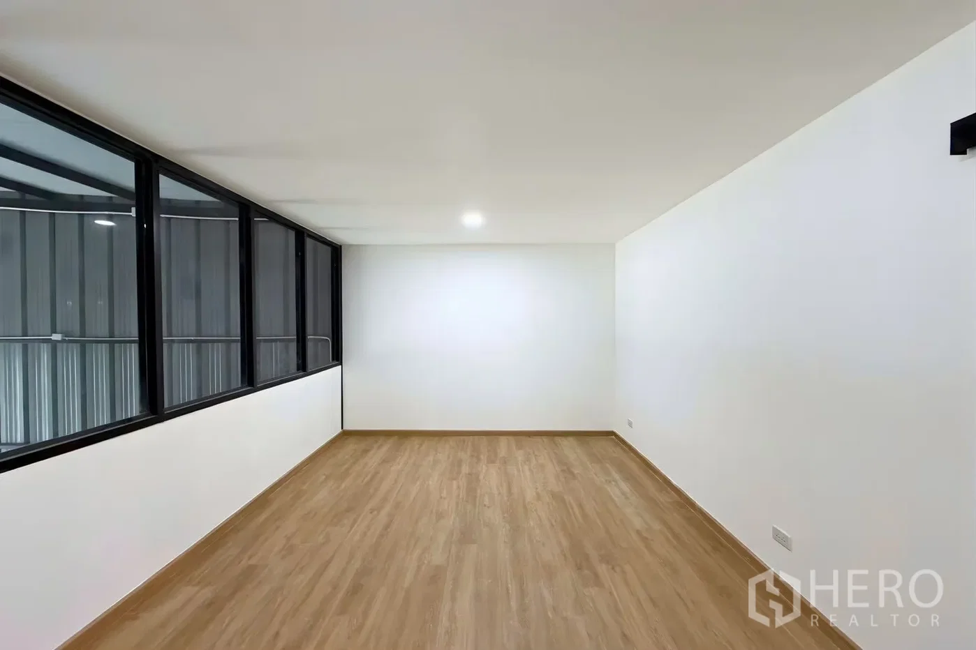 picture For rent Warehouse 106 sq.m. in Suan Luang, Bangkok - 7/8