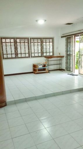3-bed house for rent, 280 sqm, 70 sq wah, Thawi Watthana