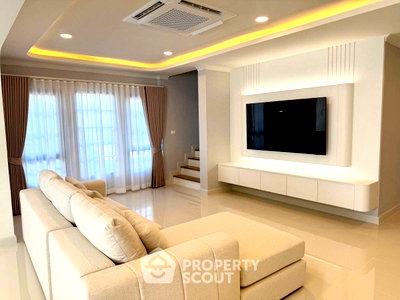 Houses for rent Samut Prakarn : Pet-Friendly 4-BR House At Centro Bangna, 303 Sqm (ID 3291951)