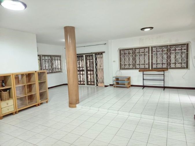 3-bed house for rent, 280 sqm, 70 sq wah, Thawi Watthana