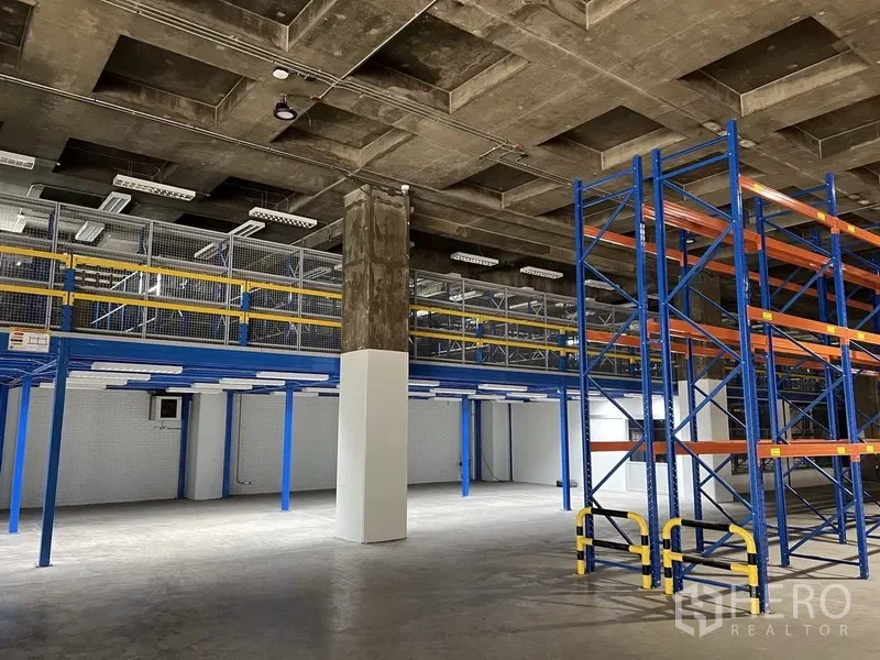 picture For rent Warehouse 3000 sqm in Chom Phon, Chatuchak, Bangkok - 2/9