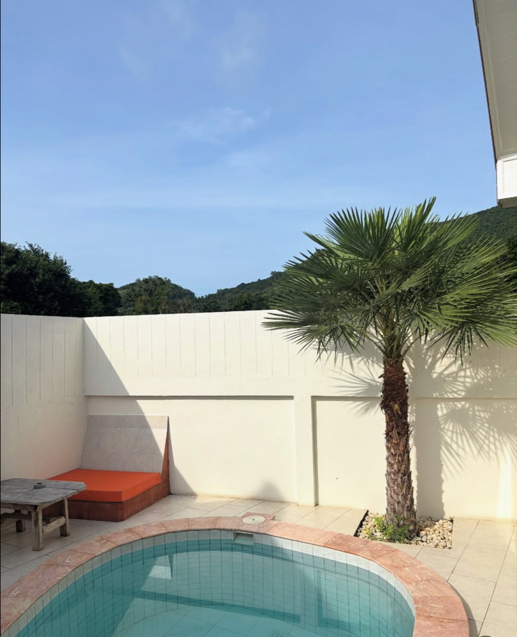 picture Resort for sale on Koh Larn – 65 million Baht. - 14/24