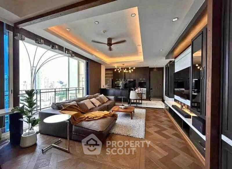 รูป คอนโด 2 ห้องนอน Royce Private Residences ใกล้ MRT สุขุมวิท (ID 3292762) - รูปที่ 1/10
