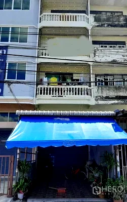 พื้นที่ขายของ ถนนสุขุมวิท : ขาย พื้นที่ขายของ 300 ตรม บางนา บางนา กรุงเทพมหานคร BTS แบริ่ง
