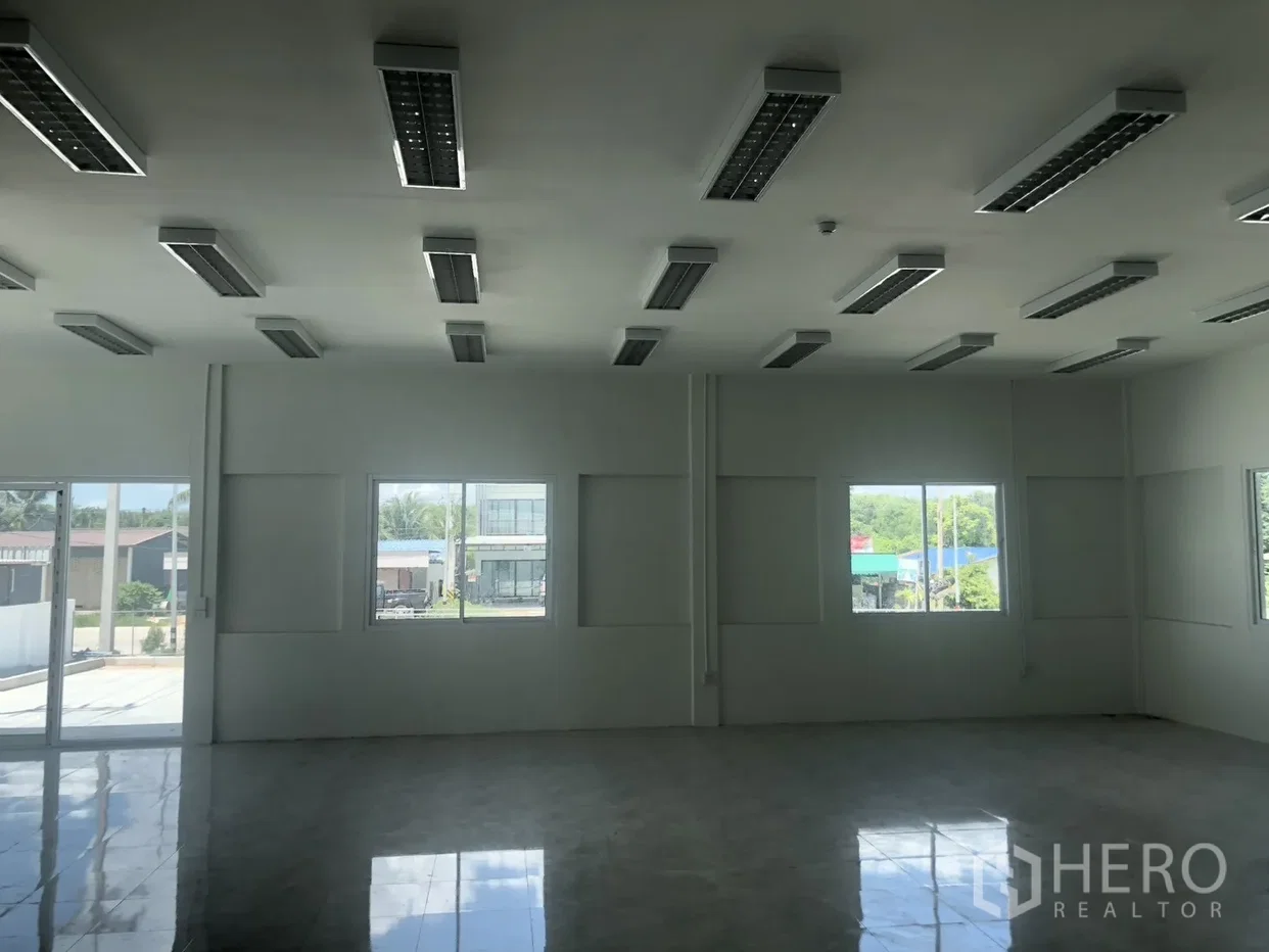 รูป ให้เช่า โรงงาน 3000 ตรม เขาคันทรง ศรีราชา ชลบุรี - รูปที่ 4/5