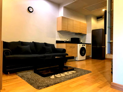 คอนโดให้เช่า : ให้เช่า คอนโด The Address Chidlom studio 40 sqm ชั้น2 วิวสระว่ายน้ำ