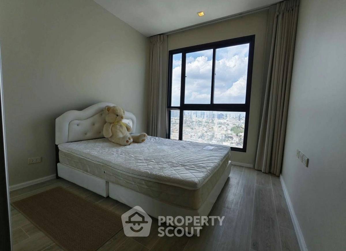 picture 2-BR Condo at Quinn Condo Ratchada 17 near MRT Sutthisan (ID 3290453) - 1/8