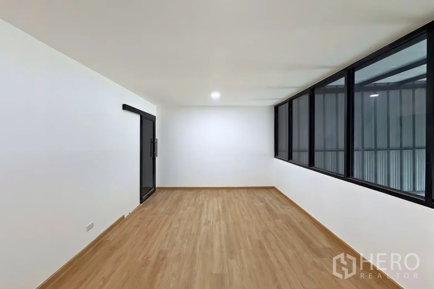 picture For rent Warehouse 106 sq.m. in Suan Luang, Bangkok - 6/8