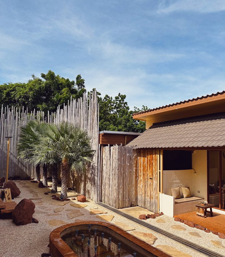 picture Resort for sale on Koh Larn – 65 million Baht. - 4/24