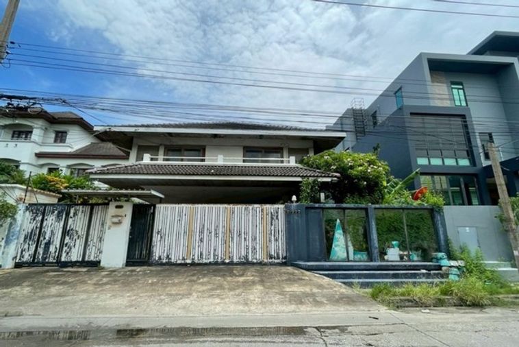 ขายบ้านเดี่ยว 1 ห้องนอน 375 ตร.ม. 104 ตร.ว. เขตพระโขนง