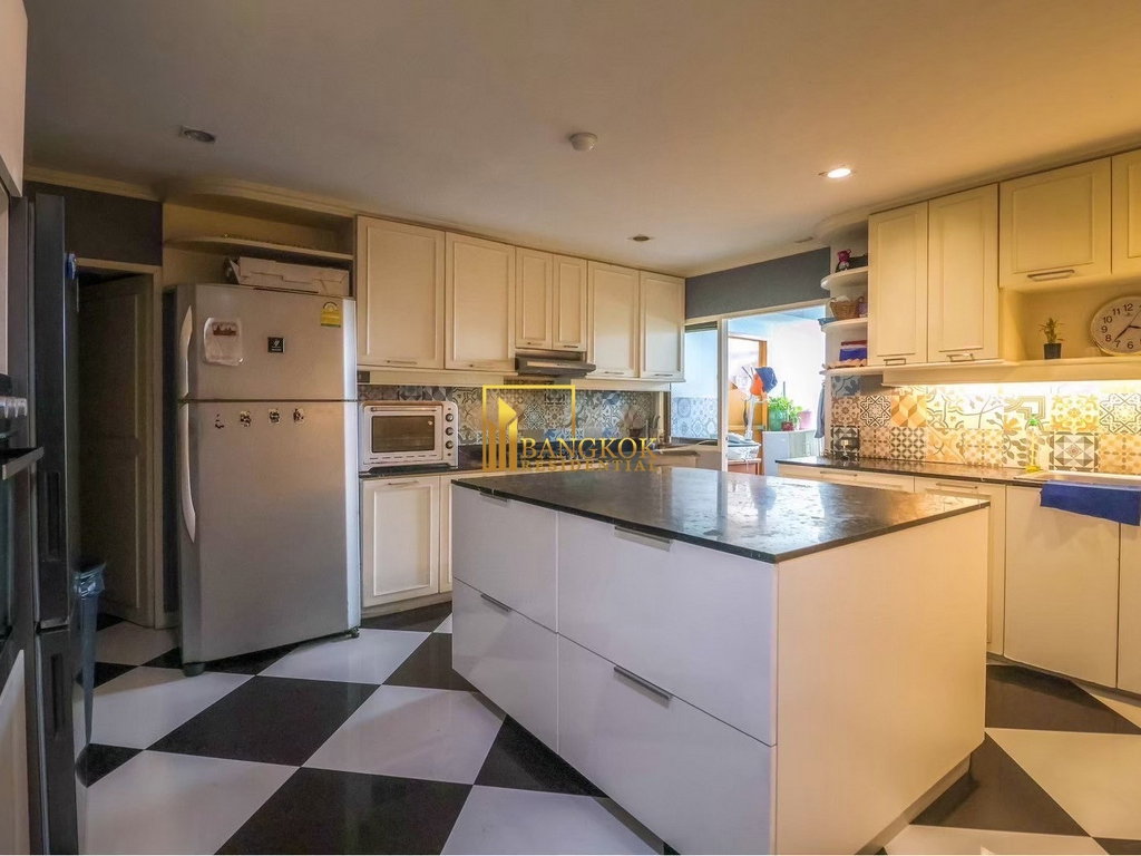 picture Oriental Towers | Spacious 3 Bed Condo For Sale in Ekkamai - BR60660CD - 11/31