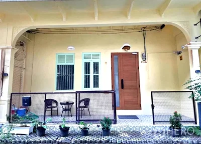 Shophouses for rent Charn Issara Tower : For rent Shophouse 168 sqm in Si Phraya, Bang Rak, Bangkok