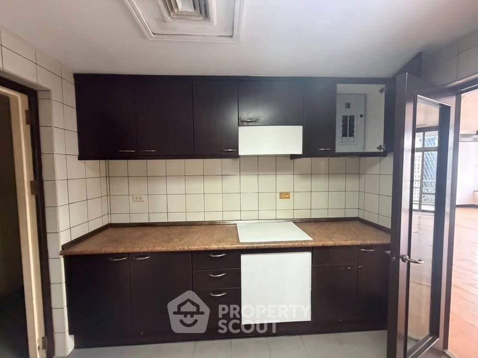 รูป คอนโด 3-ห้องนอน ที่ ออลซีซั่น แมนชั่น คอนโดมิเนียม ใกล้ BTS เพลินจิต (ID 3293755) - รูปที่ 4/17