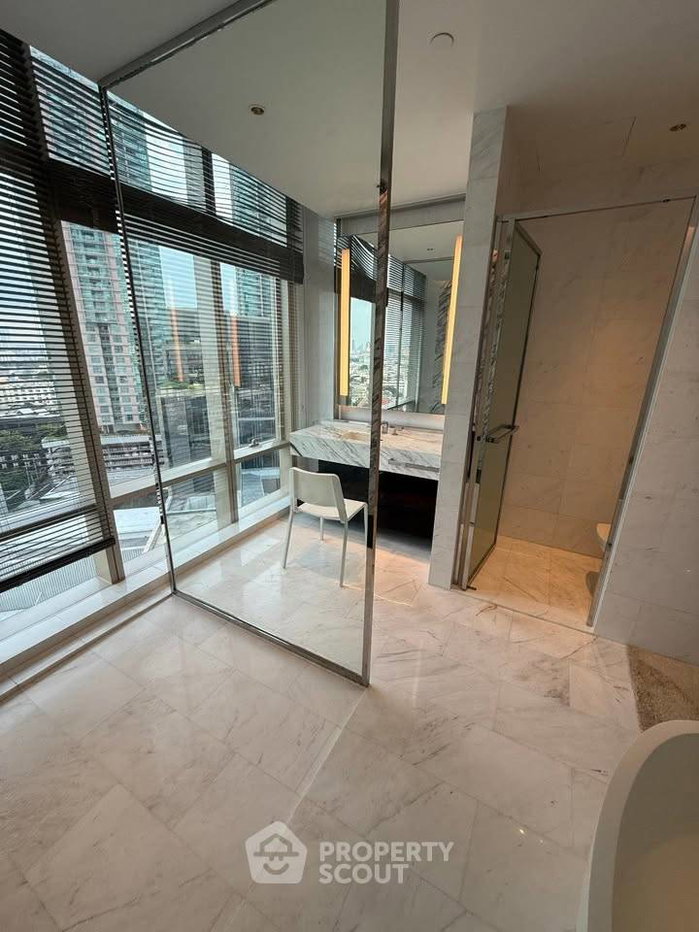 รูป คอนโดเลี้ยงสัตว์ได้ 4 ห้องนอน 250 ตร.ม. Four Seasons Private Residences Bangkok ใกล้ BTS สะพานตากสิน (ID 3293812) - รูปที่ 9/20