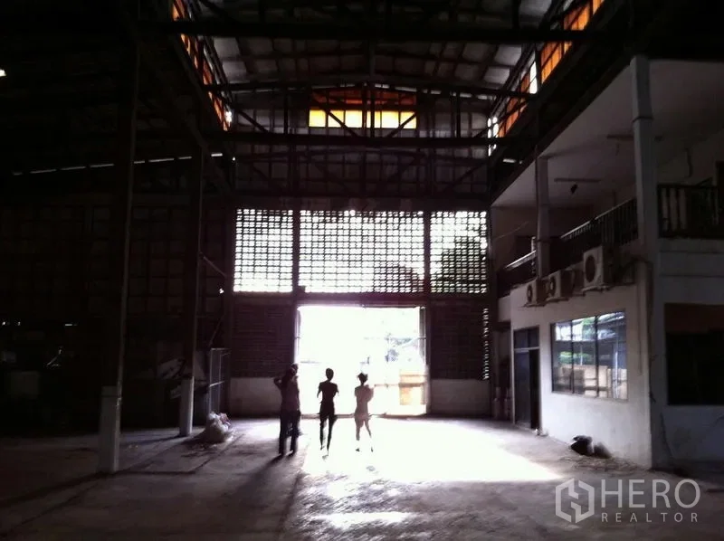 รูป ให้เช่า โรงงาน 3200 ตรม บางลำภูล่าง คลองสาน กรุงเทพมหานคร BTS โรงพยาบาลเซนต์หลุยส์ - รูปที่ 4/6