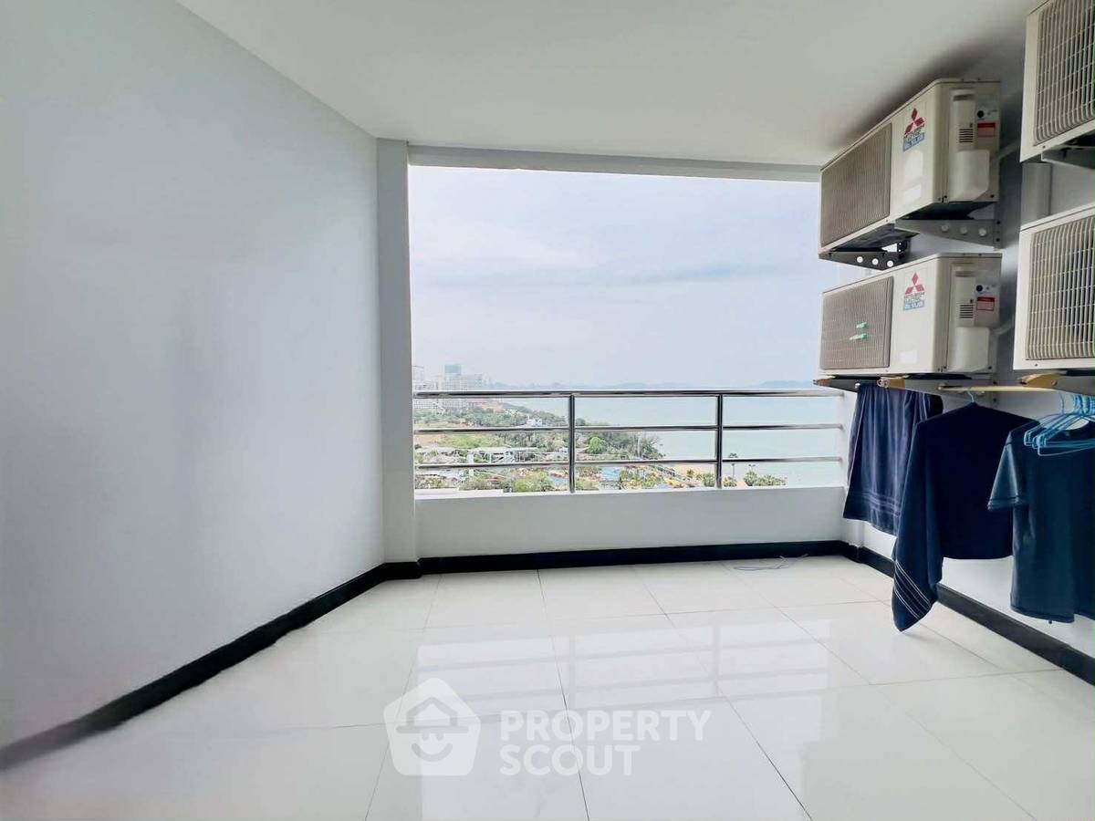 picture 2-BR Condo at View Talay 3 close to Phratamnak (ID 3281926) - 10/41