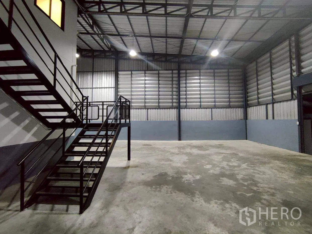 picture For rent Warehouse 400 sq.m. in Lat Sawai, Lam Luk Ka, Pathum Thani - 12/13