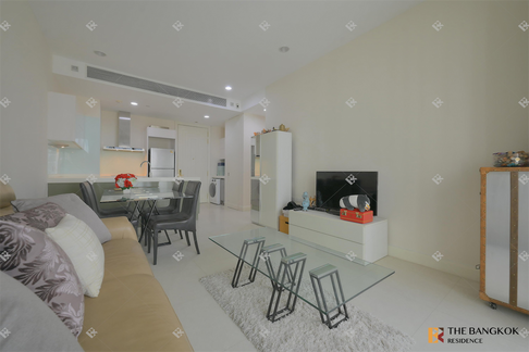 Luxury Condo Ready to Move-in at the Best Location Q Langsuan near BTS Ratchadamri