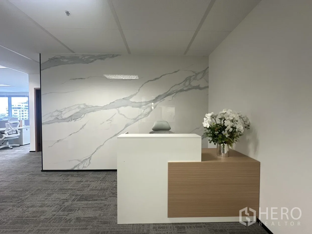 picture For rent Office Space 142 sq.m. in Lumphini, Pathum Wan, Bangkok BTS Phloen Chit - 1/16