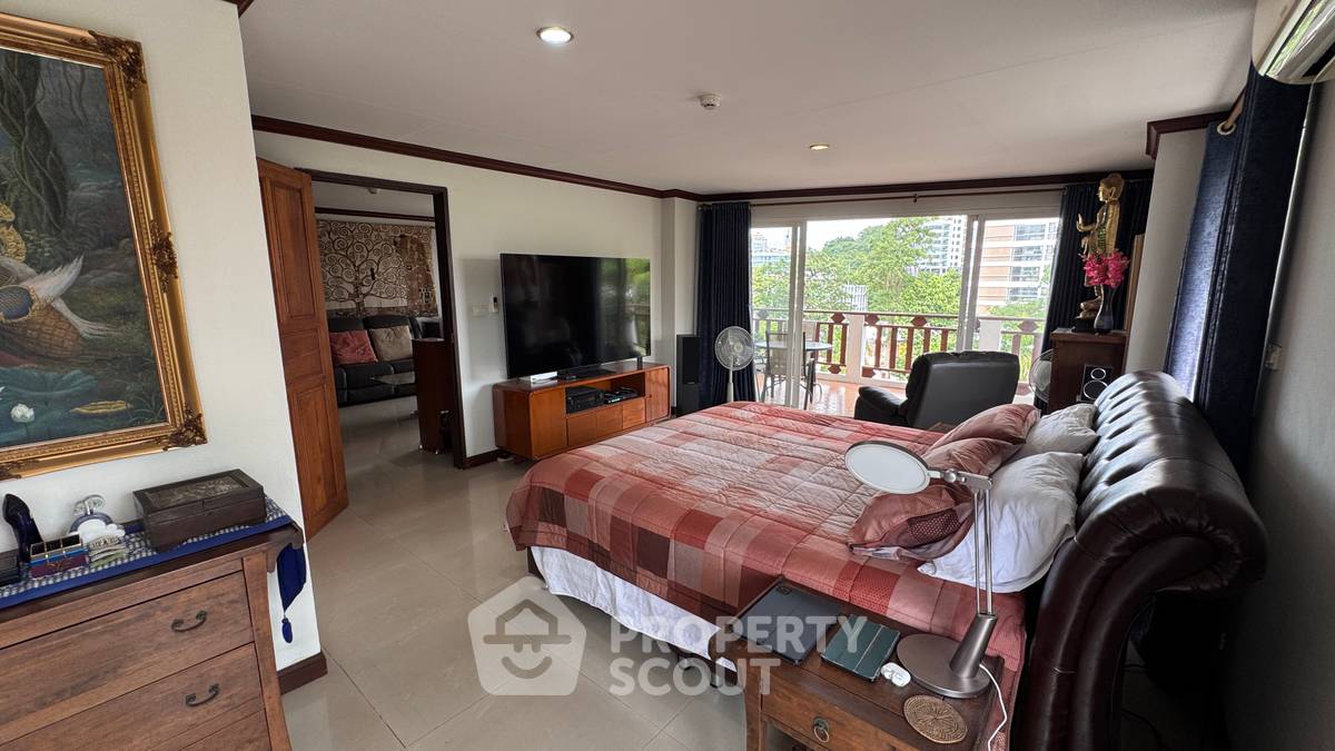 picture Spacious 1-BR 104 Sqm At Royal Hill Resort Condominium (ID 3281840) - 11/31