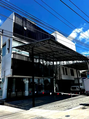 Retail spaces for rent : For rent or sale Showroom 860 sqm in Racha Thewa, Bang Phli, Samut Prakan
